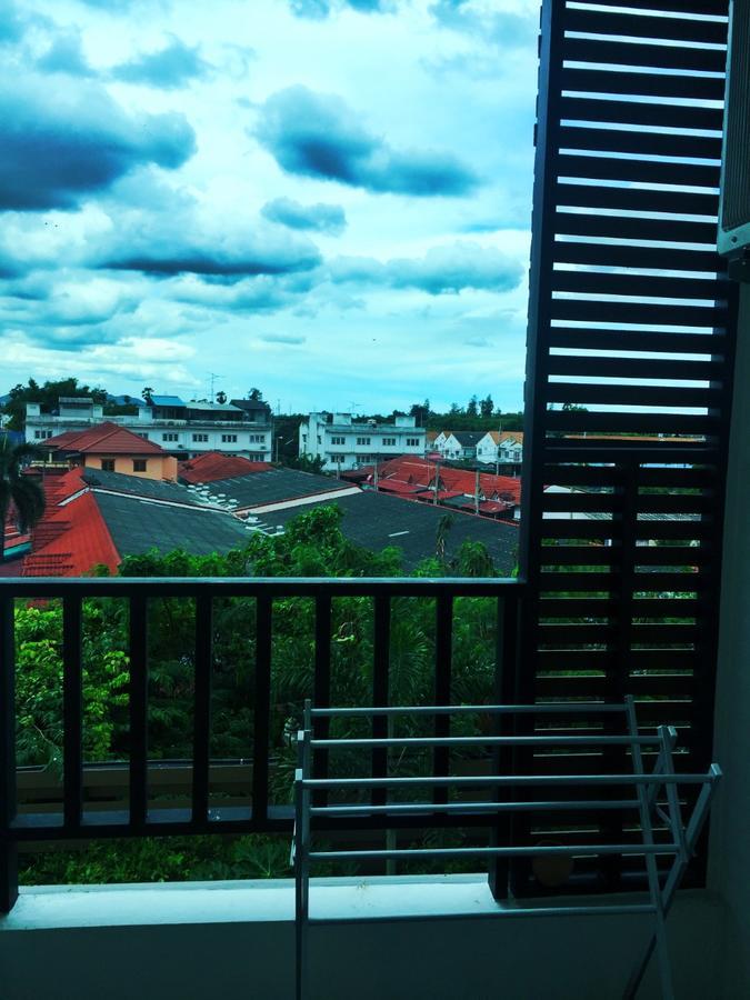 Thani Residence Чонбури Екстериор снимка